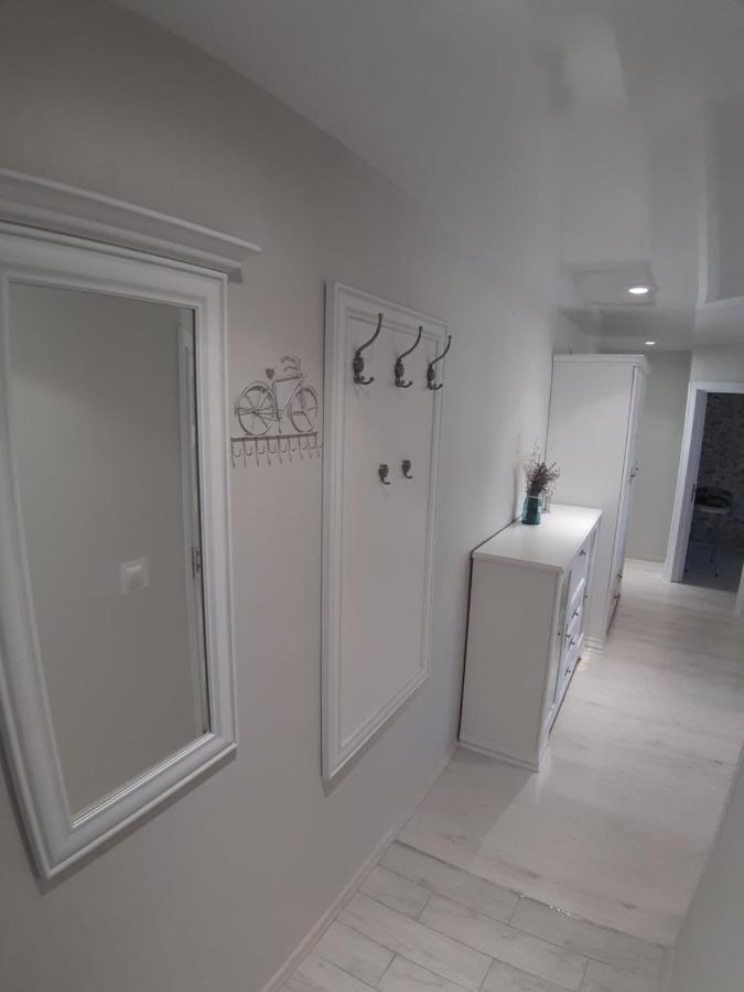 Appartment New In Center Mogilev Exterior foto